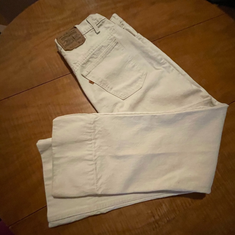 Levi’s Men’s Off-White Pants. Width 38 Length 34. Would fit a women’s size 12-14